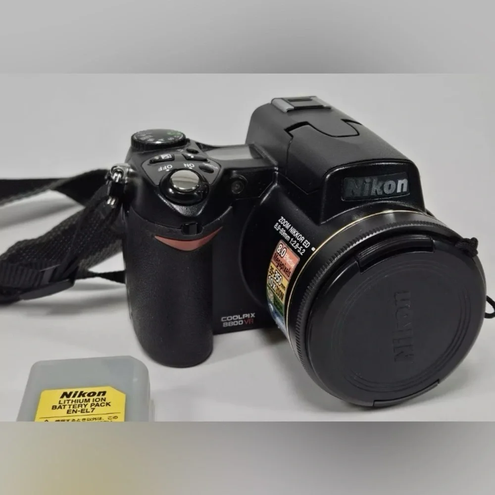 Rare Nikon Coolpix 8800 Digital Camera